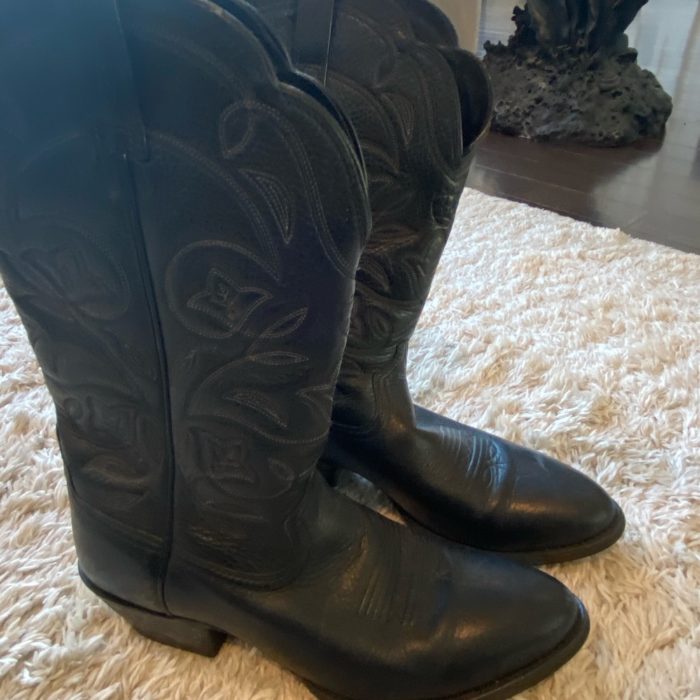 Ariat cowboy boots